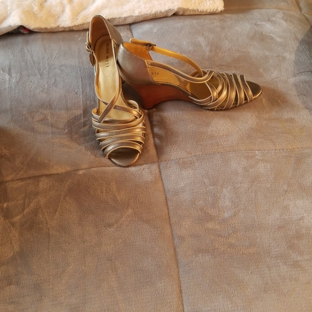 Beautiful Nine West wedge sandal